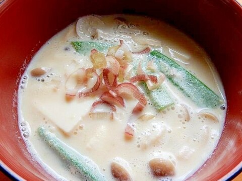 10分足らず❤豆乳でオクラ&豆腐の味噌汁♪(減塩)